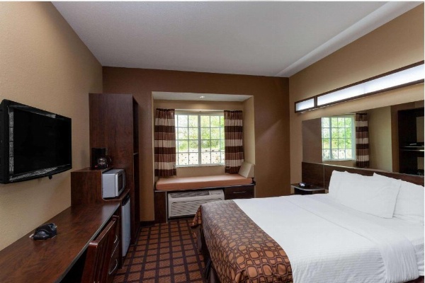 Microtel Inn & Suites By Wyndham Columbia/At Fort Jackson image 11