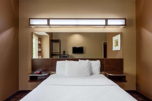 Microtel Inn & Suites By Wyndham Columbia/At Fort Jackson image 14
