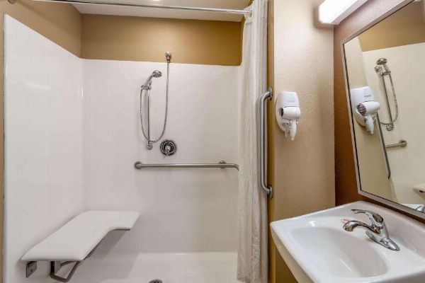 Microtel Inn & Suites By Wyndham Columbia/At Fort Jackson image 22