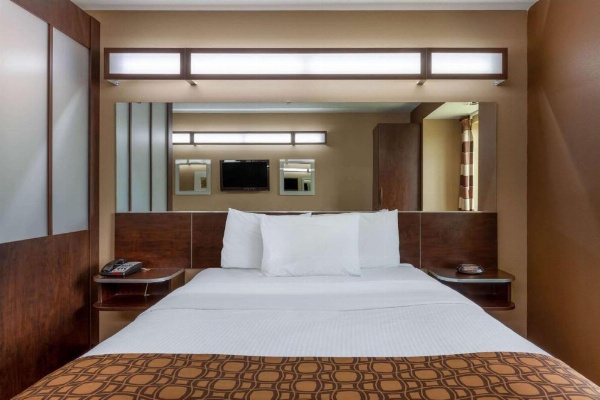 Microtel Inn & Suites By Wyndham Columbia/At Fort Jackson image 26