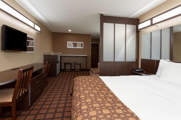 Microtel Inn & Suites By Wyndham Columbia/At Fort Jackson image 27
