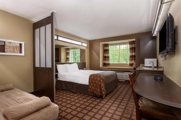 Microtel Inn & Suites By Wyndham Columbia/At Fort Jackson image 29