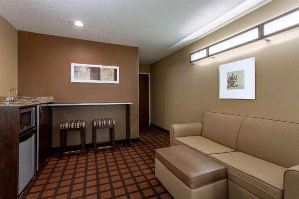 Microtel Inn & Suites By Wyndham Columbia/At Fort Jackson image 30