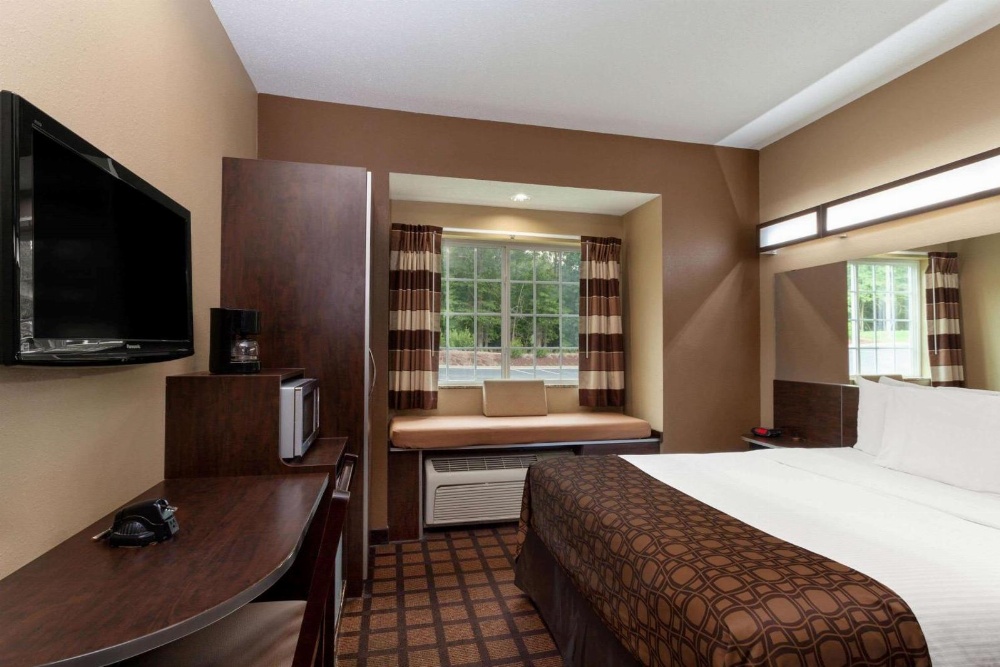 Microtel Inn & Suites By Wyndham Columbia/At Fort Jackson