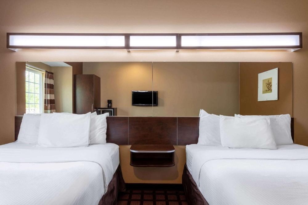 King Room - Hearing Accessible/Non-Smoking 